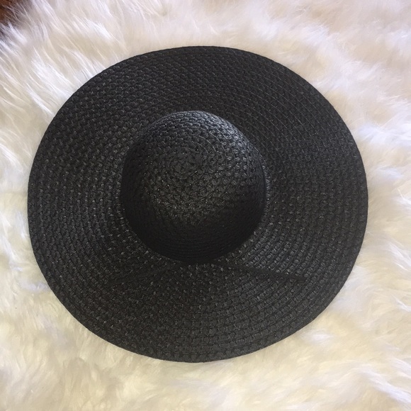 Accessories - NWOT Black Summer Floppy Hat
